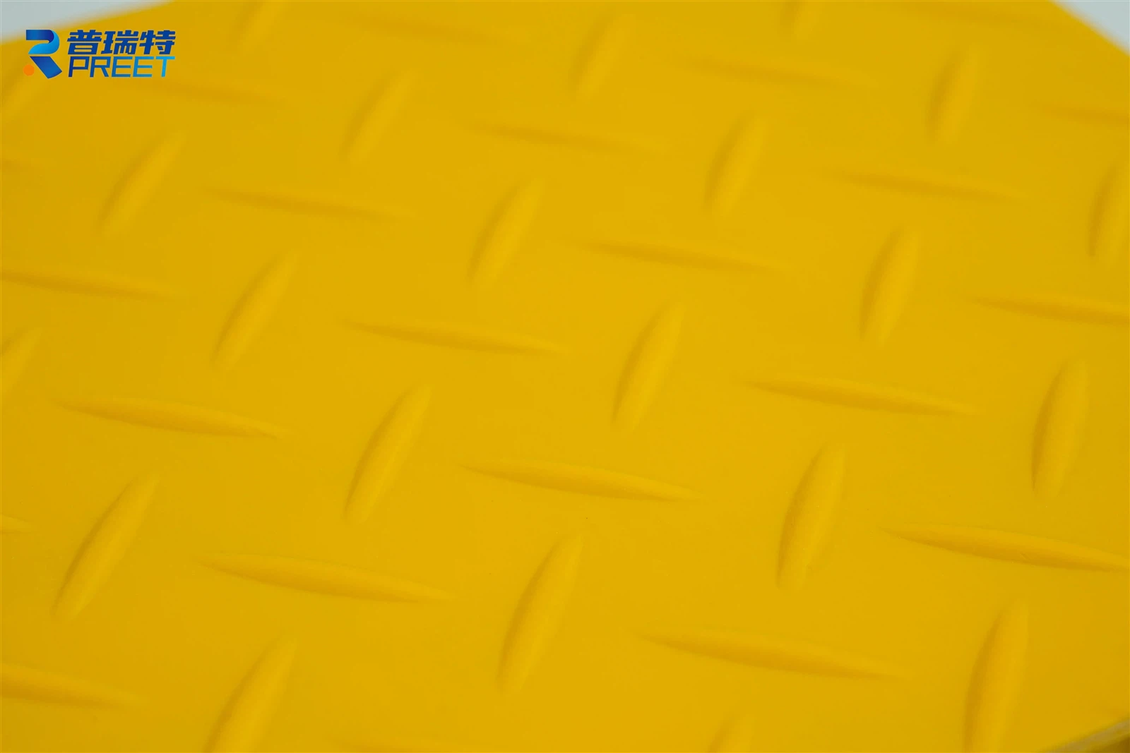 FRP grating installed on industrial platform designed for load-bearing and safety FRP grating installed on industrial platform designed for load-bearing and safety